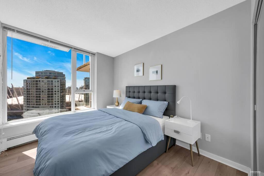 Spacious Dt 2-Bdr High-Rise With View, Pool, Gym Vancouver Eksteriør bilde